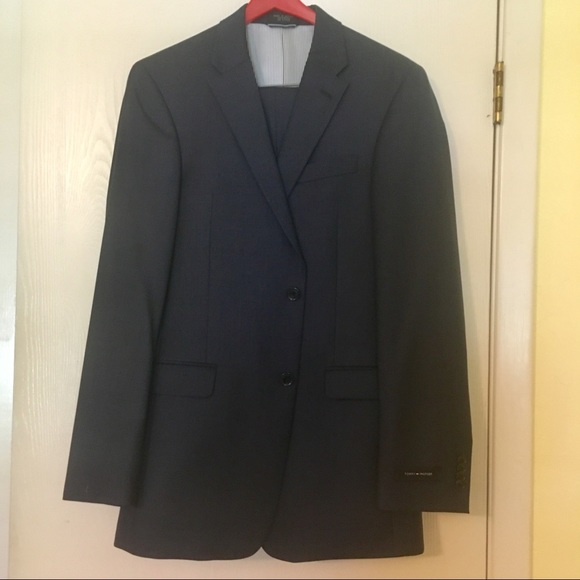 Tommy Hilfiger RN 47338 Light Navy Suit